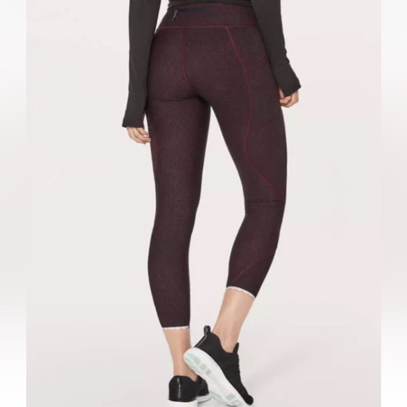 NWOT- Lululemon Tight Stuff Tight II Size 4 Granulite Garnet Black RARE! - Picture 8 of 10